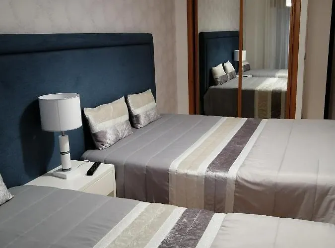 Quartos Lazarino 3* Nazaré